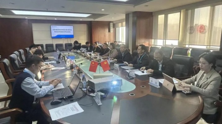 為深入推進(jìn)“現(xiàn)代企業(yè)治理示范創(chuàng)建行動(dòng)”，持續(xù)優(yōu)化集團(tuán)及子公司治理體系、提升決策科學(xué)化水平，11月20日，甘肅文旅集團(tuán)在所屬子公司甘肅文旅投資集團(tuán)舉辦2025年第二場(chǎng)模擬董事會(huì)活動(dòng)。集團(tuán)副總經(jīng)理謝昕出席